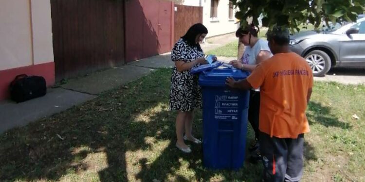 JKP Higijena stanovnicima Vojlovice isporučuje plave kante za reciklabilni otpad