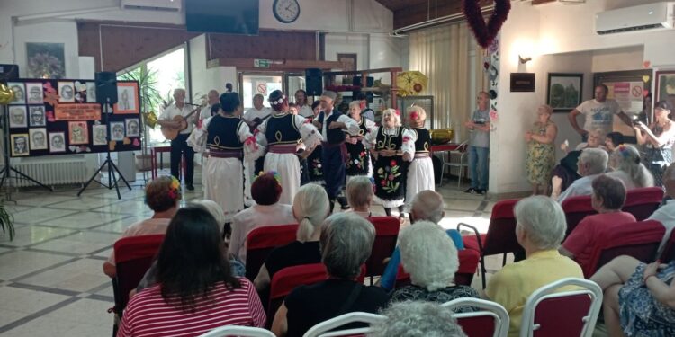 Koncert folklora za korisnike Gerontološkog centra u Pančevu