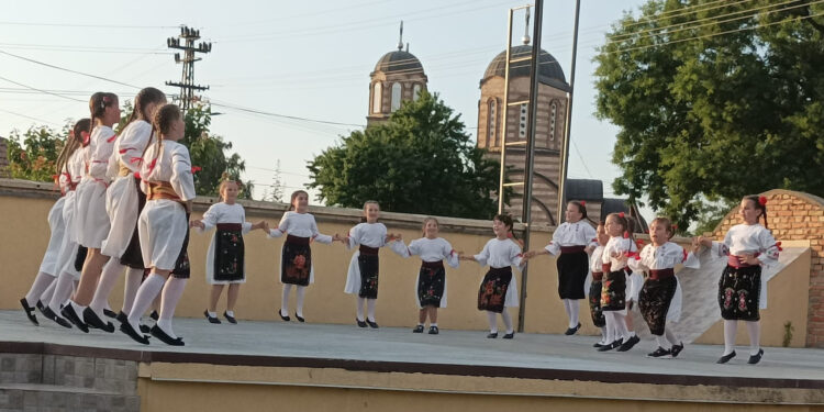 Održan koncert folklora u Glogonju