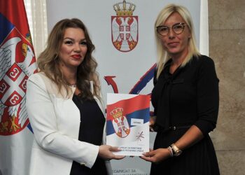 Pomoć za kupovinu ogrevnog drveta za najugroženije porodice izbeglica i interno raseljenih lica u Opovu