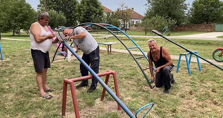 Renoviranje dečjeg igrališta u opovačkom naselju Kertiz
