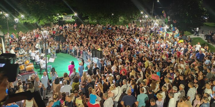 Spektakularnim koncertom Ane Bekute u Omoljici završeni „Porodični dani“