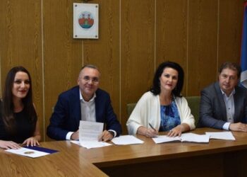 Potpisan sporazum za projekat „Izgradnja sportsko rekreativnog centra sa auto kampom u Kovinu