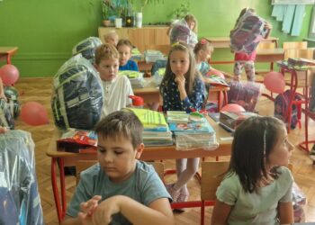 Opština Kovačica obradovala prvake novim torbama