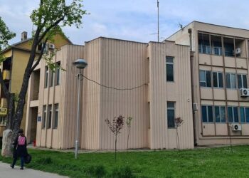 Pančevačka policija uhapsila razbojnika: Maskiran, uz pretnju nožem, opljačkao kladionicu