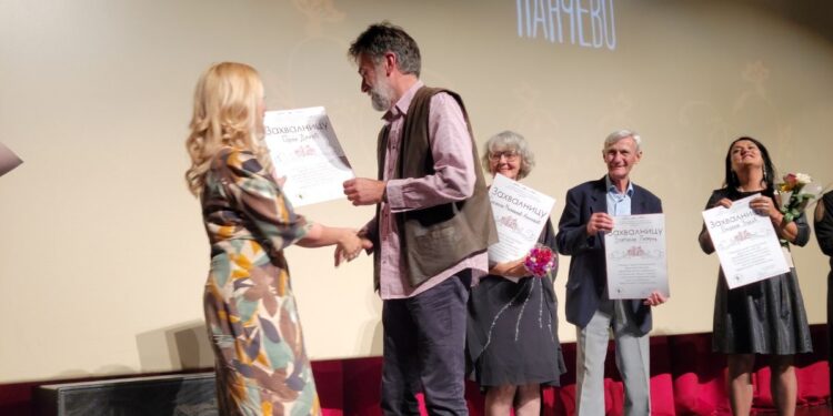 Gerontološki centar Pančevo sugrađanima poklonio film „Gospođa ministarka“