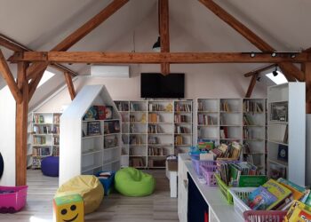 Uređene čitaonica i stručno odeljenje u prizemlju Biblioteke „Vuk Karadžić“ Kovin
