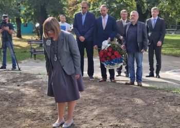 Ministarka Gojković i Arno Gujon prisustvovali obeležavanju 169 godina od rođenja Mihajla Pupina