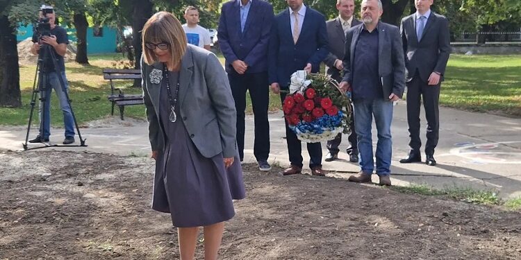 Ministarka Gojković i Arno Gujon prisustvovali obeležavanju 169 godina od rođenja Mihajla Pupina