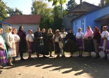 Udruženja žena iz Kovačice organizovalo izložbu marama