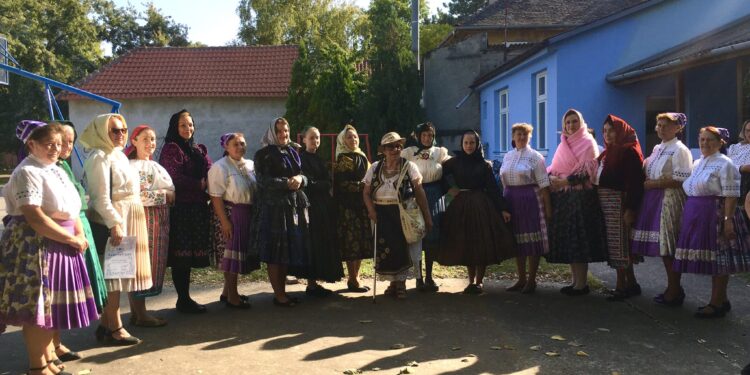 Udruženja žena iz Kovačice organizovalo izložbu marama