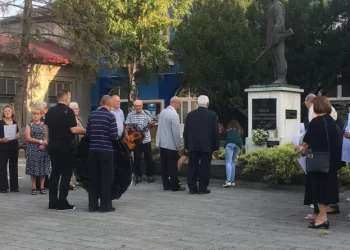 Polaganjem venaca počeo Kovačički oktobar