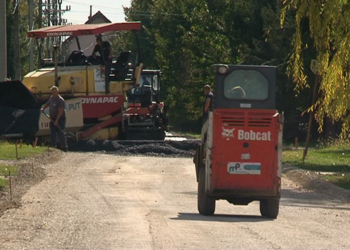 U Padini se nastavljaju radovi na asfaltiranju