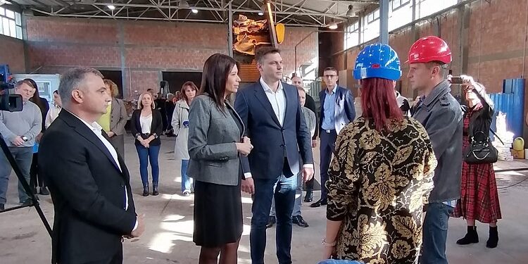 Ministarka Vujović i gradonačelnik Stevanović posetili Centar za reciklažu JKP „Higijena“