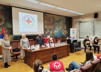 Dodeljena priznanja i plaketa višestrukim dobrovoljnim davaocima krvi