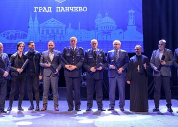 Grad Pančevo uručio Novembarske nagrade (FOTO)
