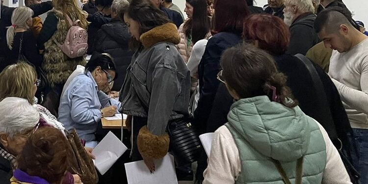 Više od 1.500 potpisa podrške pokrajinskoj listi SNS u Pančevu