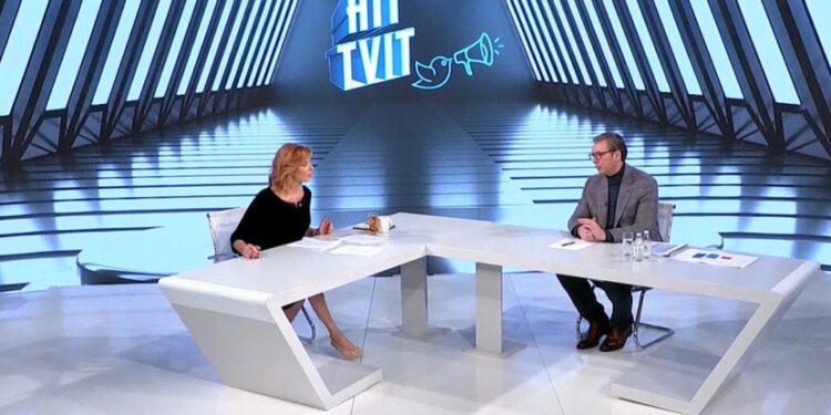 Vučić: U narednih 10 dana svi srednjoškolci dobiće po 10.000 dinara, a studenti po 1.000