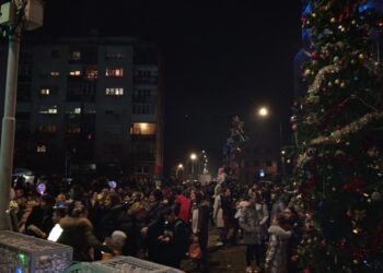 Preko 5.000 Pančevaca družilo se sa Deda Mrazom na Tesli i Kotežu