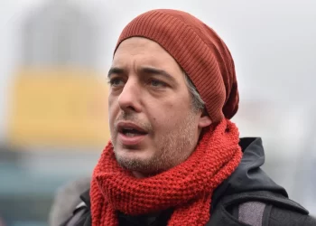 Miketić menja teze: Tvrdi da mu drugi pakuju aferu koju je sam izazvao, žestoko udario na slobodu medija