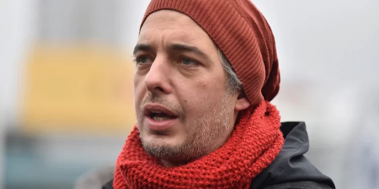 Miketić menja teze: Tvrdi da mu drugi pakuju aferu koju je sam izazvao, žestoko udario na slobodu medija