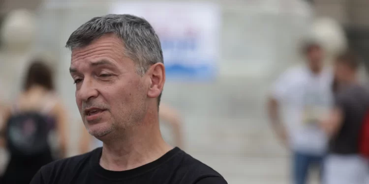 Hteo da gradi van propisa: Lažni ekolog Ćuta je pre voleo Vučića, ovako je protekao njihov susret posle kog je zamrzeo predsednika (FOTO)