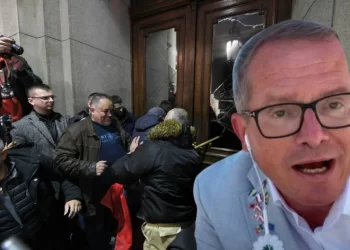 Albanski lobista pozdravio nasilje opozicije: Kaže da je počeo „srpski Majdan“ (FOTO)