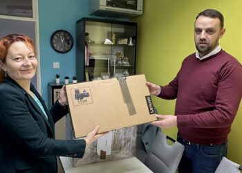 Kovačica: Novi laptopovi za PU Kolibri