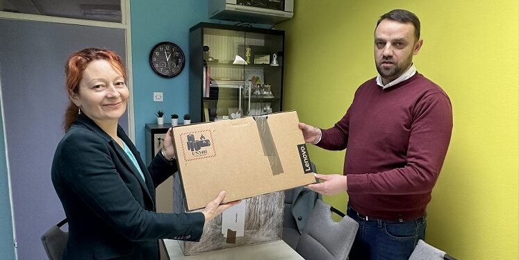 Kovačica: Novi laptopovi za PU Kolibri