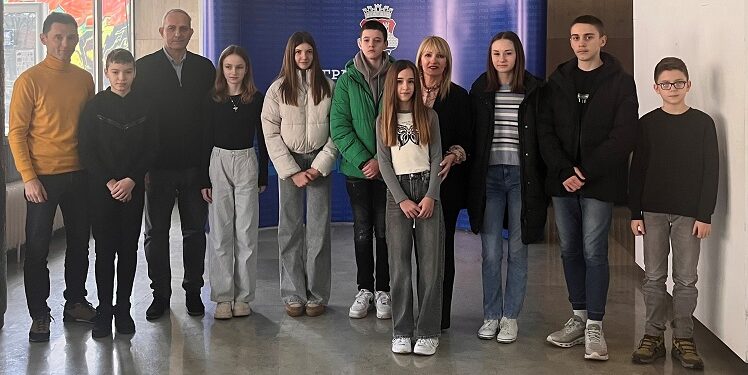 Pančevo: Nagrađeni najbolji učenici u poznavanju saobraćaja