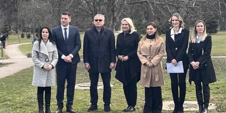 Stevanović, Kisić i Škodrić posadili ruže u znak podrške obolelima od cistične fibroze
