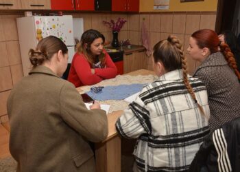 Opremljene kuće i započeta aktivna inkluzija za pet porodica u Opovu