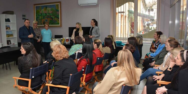 Prijem, prigodni pokloni za koleginice i čestitka svim ženama Opštine Opovo