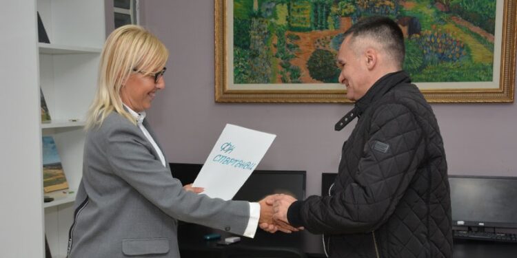 U Opovu uručeni ugovori za realizaciju godišnjih programa sportskih organizacija