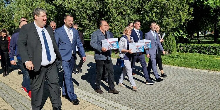 Prva predata lista u Kovačici „Aleksandar Vučić – Kovačica sutra“