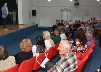 Program energetske efikasnosti sanacije porodičnih kuća i stanova: Uručeni ugovori korisnicima projekta u opštini Opovo