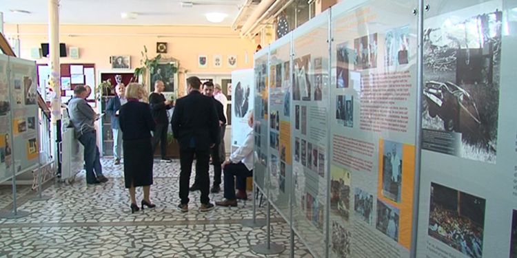 U kovačičkoj gimnaziji otvorena izložba o Dubčeku
