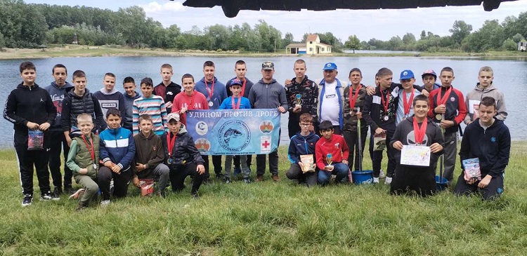 Uspešno takmičenje u Kovinu: „Đurina“ škola najbolja u sportskom ribolovu