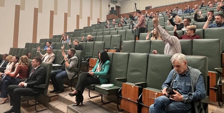 Gradonačelnik Stevanović i poslanik Mladenović obratili se Skupštini grada Pančeva