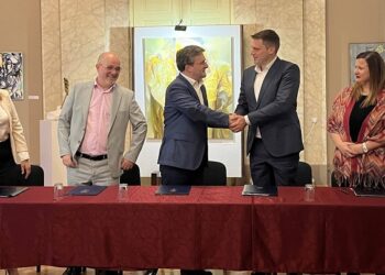 Ministar kulture Nikola Selaković u Pančevu potpisao ugovore za projekte u oblasti kulture