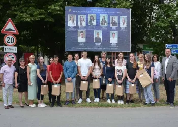 Prijem i nagrade za najbolje učenike osnovnih škola u opštini Opovo