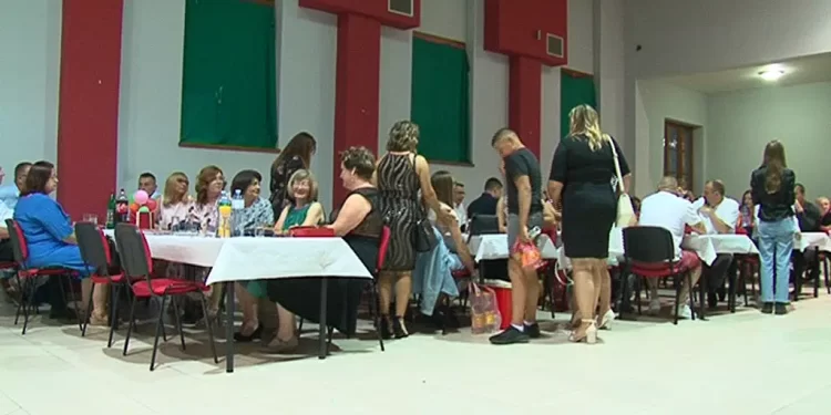 U Debeljači organizovan prvi školski bal