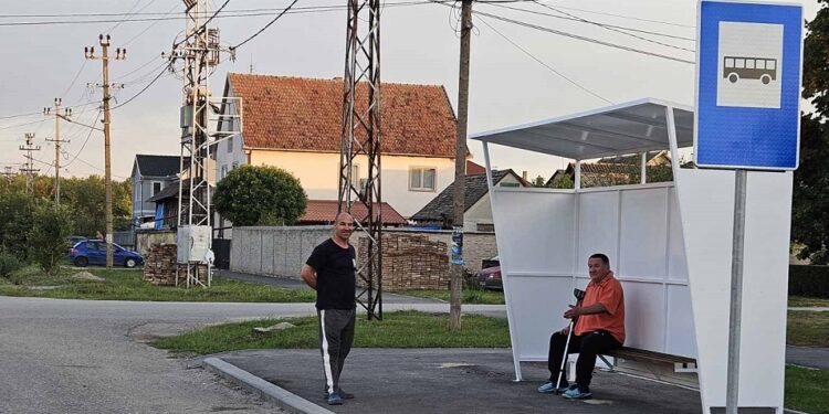 MZ Jabuka postavila još jedno novo autobusko stajalište