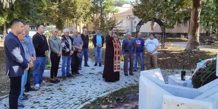 Položeni venci i odata pošta palim borcima u Sefkerinu