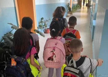 MZ Jabuka donirala pribor za školu prvacima kojima je to bilo neophodno