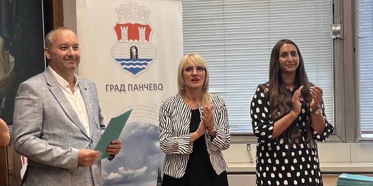 Grad Pančevo nagradio najbolje studente