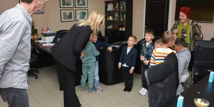 Predškolci iz Barande gosti lokalne samouprave