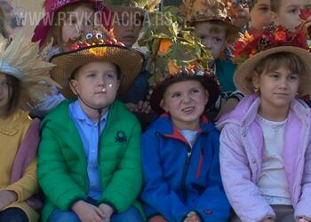 Deca Kolibrija priredila “Šeširijadu” u Kovačici