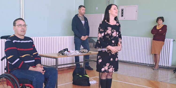 Predavanje o bezbednosti saobraćaja za učenike Gimnazije „Mihajlo Pupin“ u Kovačici
