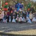 Deci u Omoljici podeljeno više od 500 novogodišnjih paketića (FOTO)